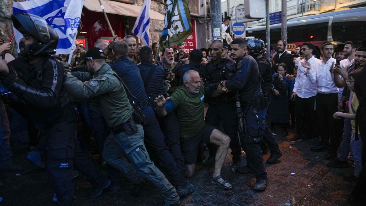 İsrail'deki en büyük Netanyahu karşıtı protesto: Göstericiler ateşkes çağrısında bulundu
