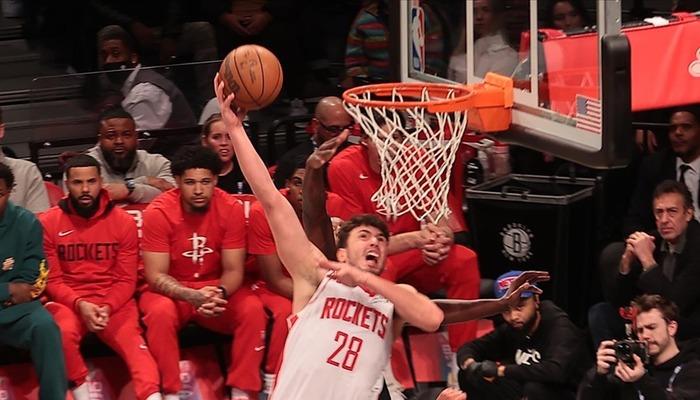 Mehmet Okur'u 45 NBA'deki tarihi performansıyla geride bıraktı