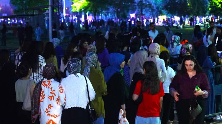 Kültürel Yol Festivali'nin yoğunluğu Van: 4 -aylık ciro bir hafta içinde elde edildi