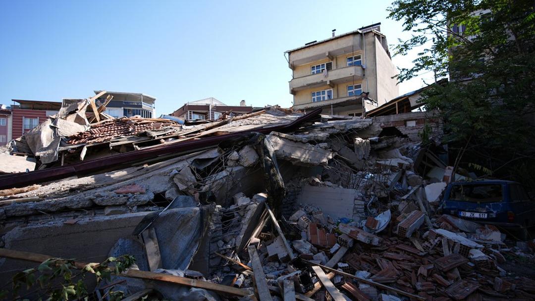 Bakan, kurumun mali tablolarını duyduğunu açıkladı! 729 binada hasar tespit edildi: