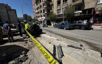 Freni patlayan kamyon ortalığı savaş alanına çevirdi, 10 araca çarpıp durabilirdi. Biri ağır 5 yaralı var