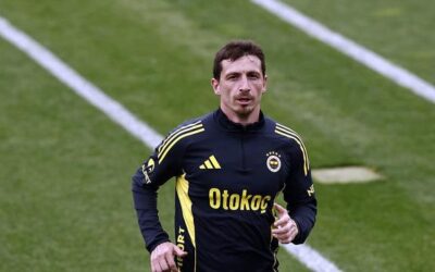 Fenerbahçe'de beklenen imza atılıyor! İsmail Kartal istedi, Mert Hakan Yandaş kalıyor