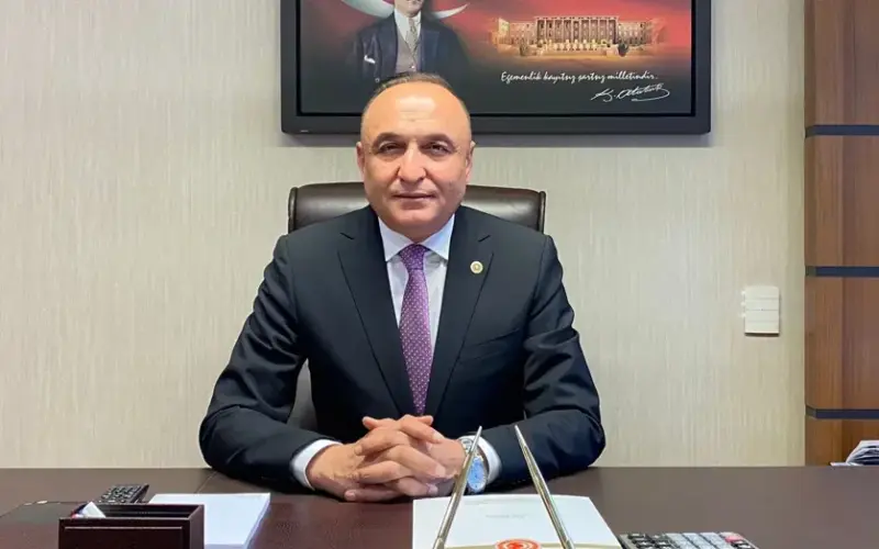 Yeni Parti vekili Melih Meriç'e bıçaklı saldırı. Saldırgan eski CHP'li ilçe başkanı çıktı